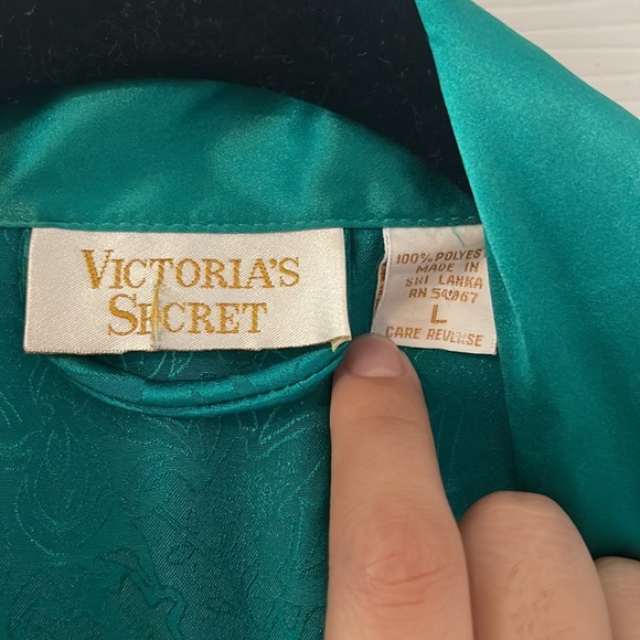 Vintage Victoria Secret Robe - Picture 4 of 5